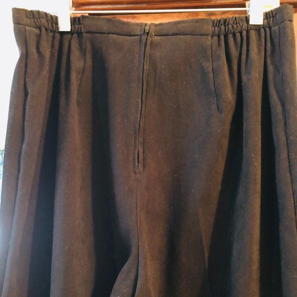 Two piece suit - Picture 6 of 6